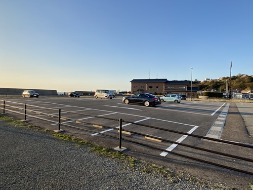 夕方の相川公園駐車場