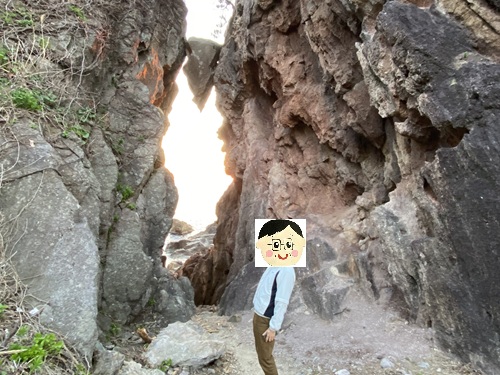 弁慶のはさみ岩と夫さん