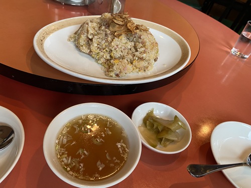 優遊飯店のガーリックチャーハン